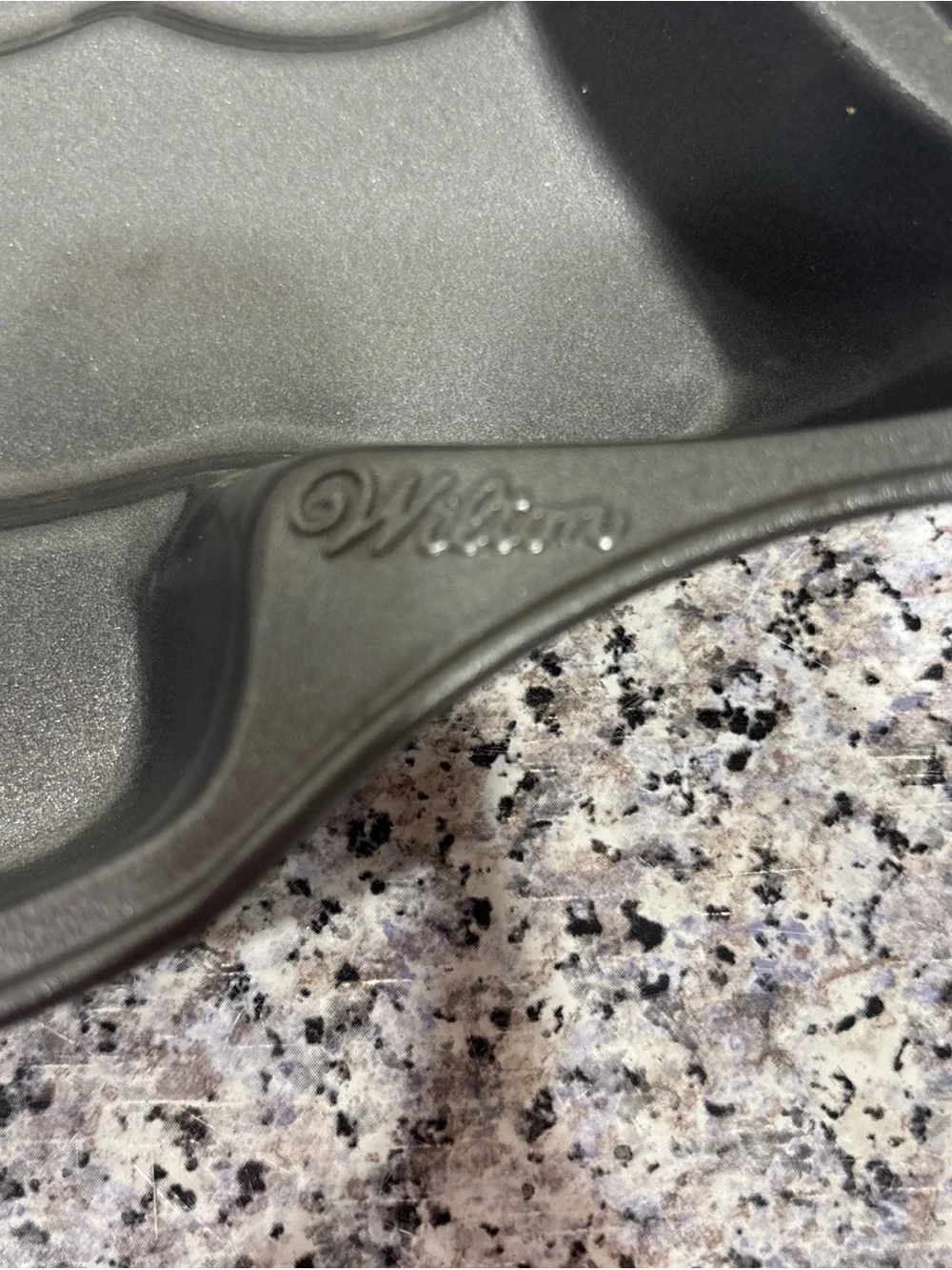 wilton christmas tree cake pan